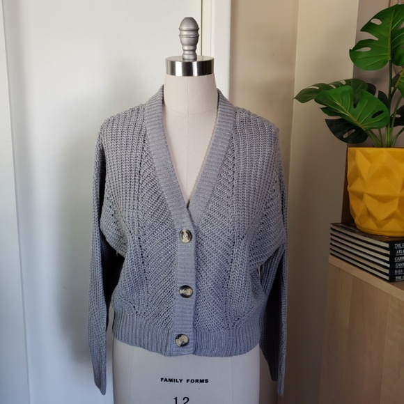 Contemporary Gray Sweater Size Small NEW! - Picture 4 of 16